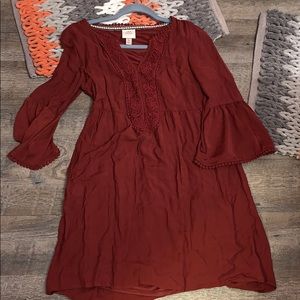 Red wine 🍷 Dress with bell sleeves 😍